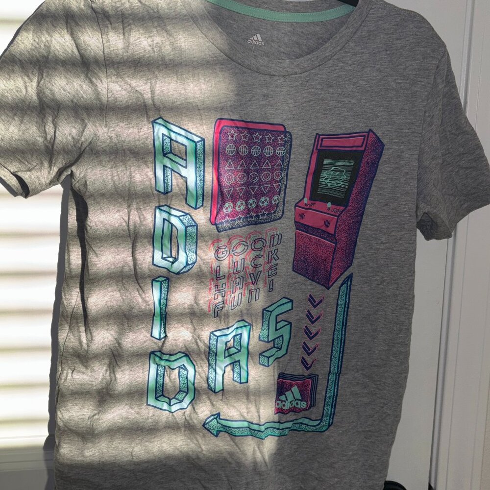 Adidas tee